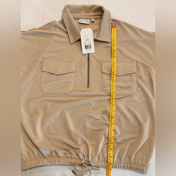 NWT Wonderly Beige Collared Top with‎ a 1/4 zip and drawstring waist - Picture 6 of 7